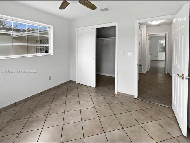 Photo - 10001 SW 99th Ave