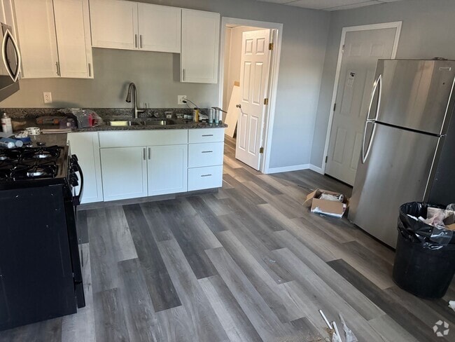 Building Photo - Freshly remodeled 2 bed 1bath on a cozy co... Rental