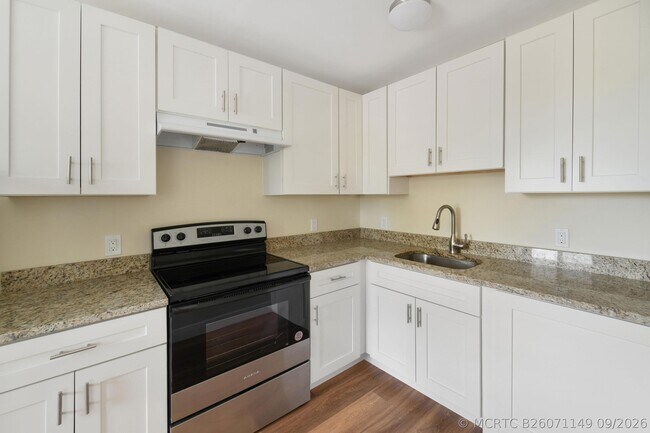 Photo - 901 N F St Unit 2