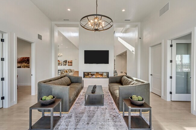 Ridgeline Parkway Apartments