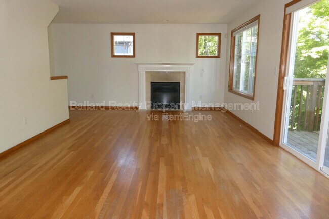 Photo - 810 NW 50th St