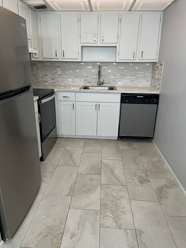 3300 Fox Chase Cir