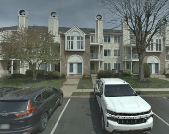 Building Photo - 220 Jennifer Ct