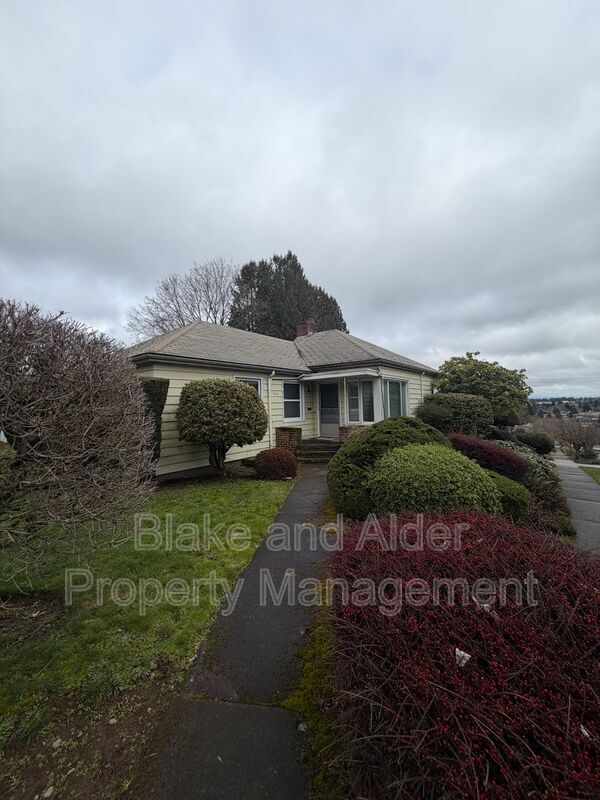 Photo - 7303 SE Madison St