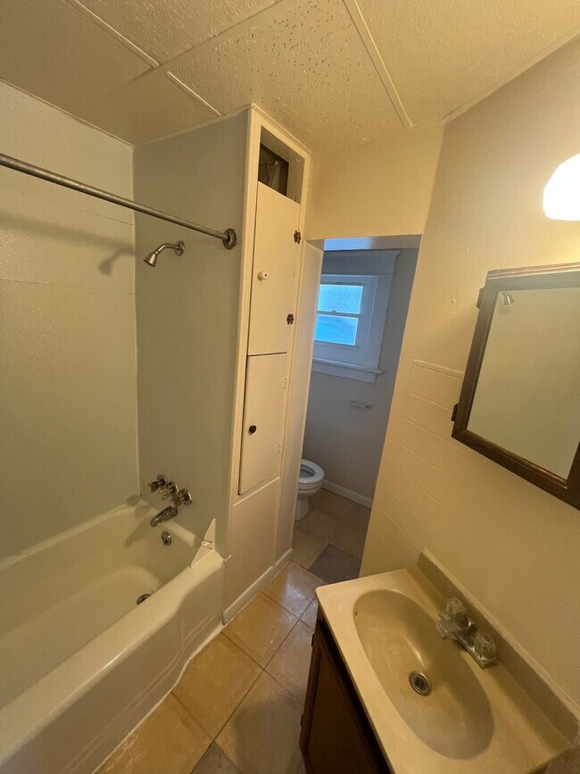 Photo - 820 Hess Ave Unit #2