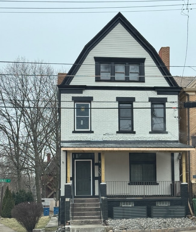 Building Photo - 303 Peebles St Rental