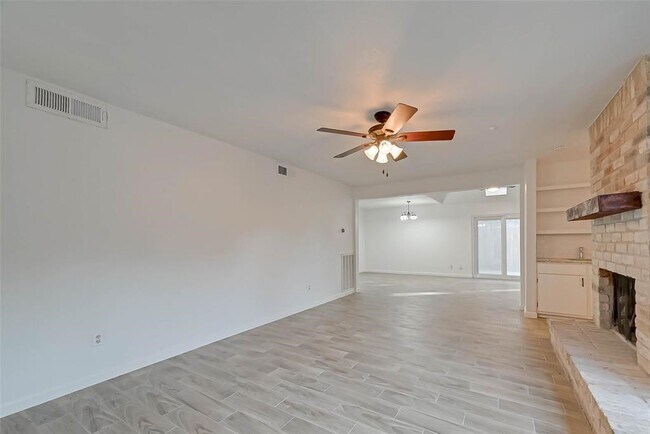 Photo - 12111 Poulson Dr