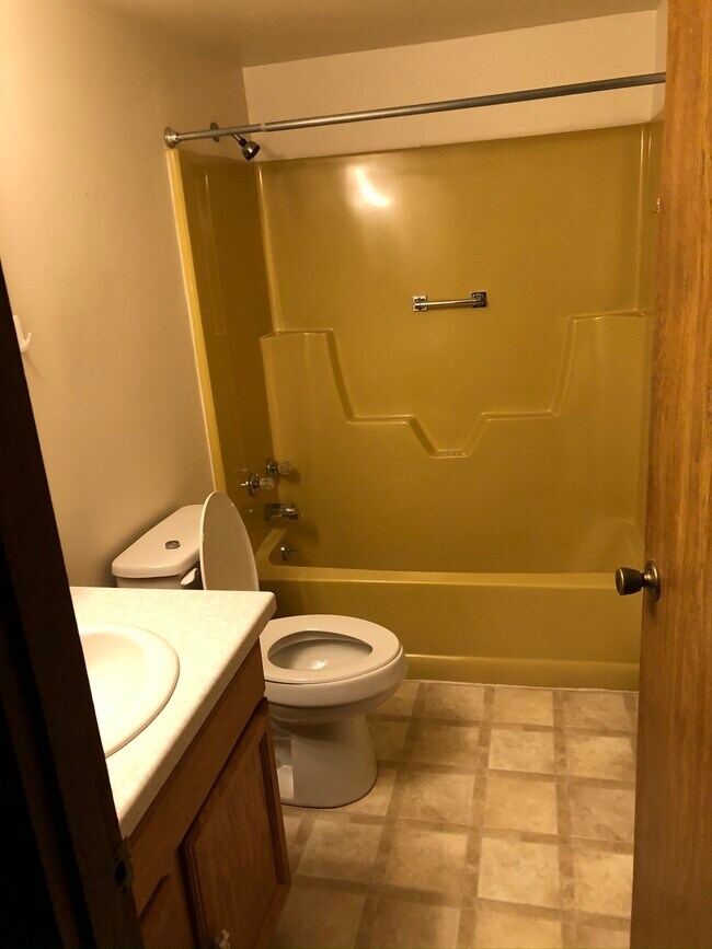 Photo - 1100 Northland Dr Unit 2