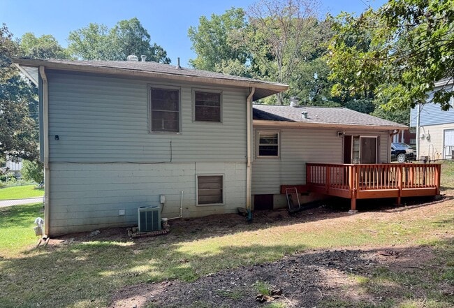 Photo - 430 Windsor Dr