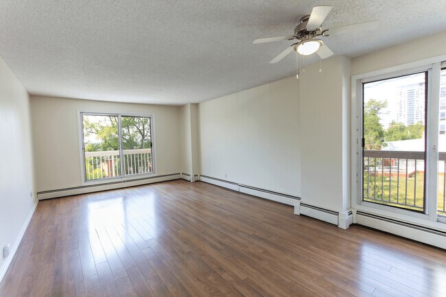 Photo - The David Thompson