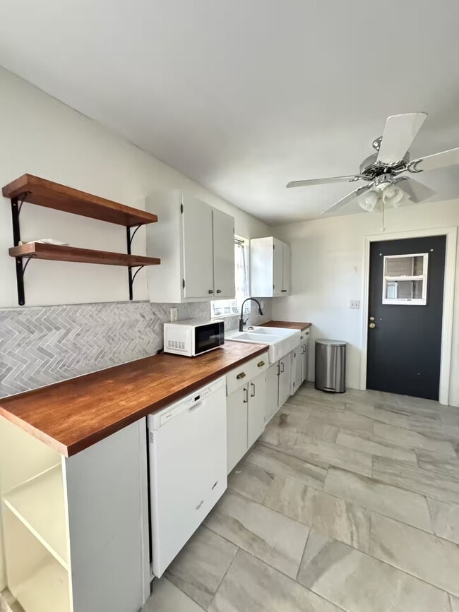 Photo - 701 Chicago Ave