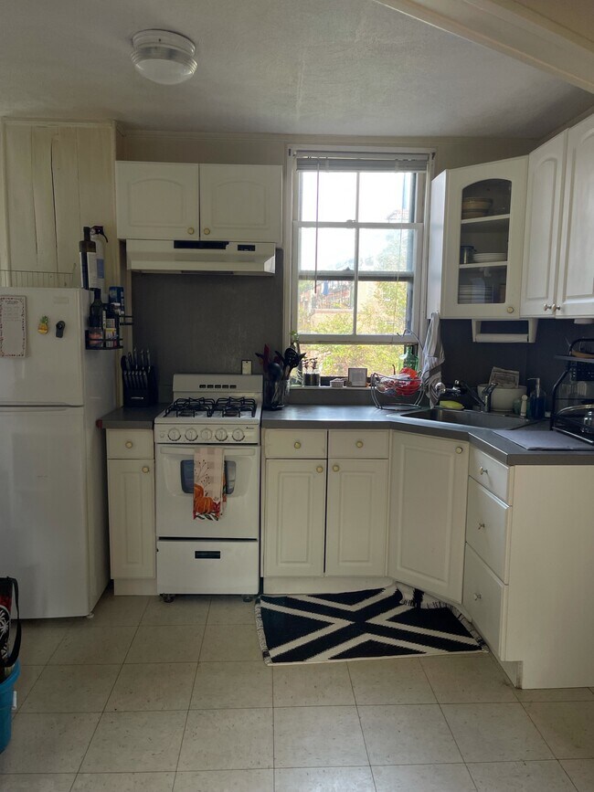 Photo - 303 Shawmut Ave Unit 2