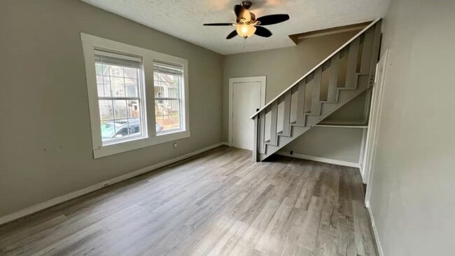 Photo - Charming home with modern updates!