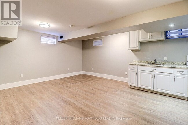 Photo - 962 Willowdale Ave