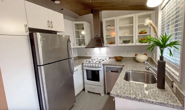 studio kitchen - 2323 San Juan Ave