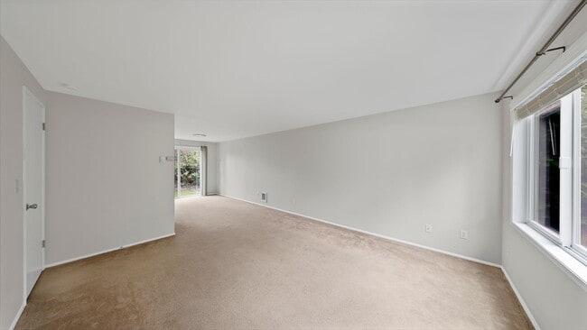 Photo - 1100 SW Harrier Cir Unit #3[21003589]