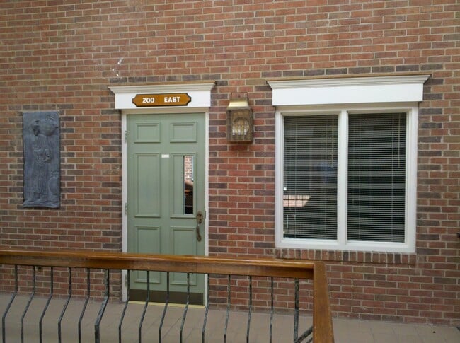 Photo - 300 W Broome St Unit 200