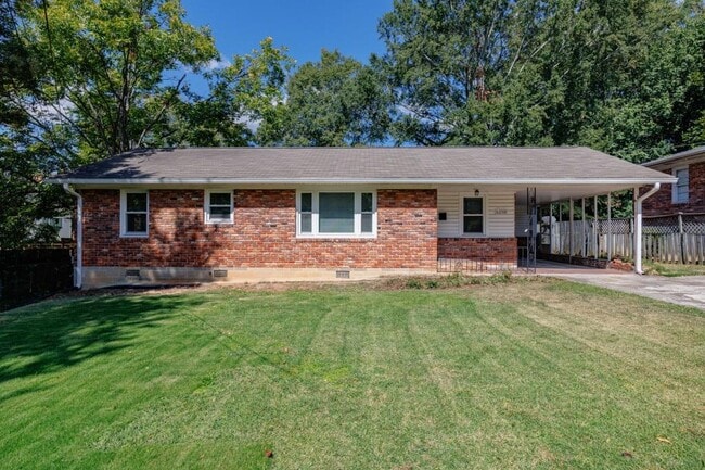 Building Photo - 1238 Lindenwood Ln NE