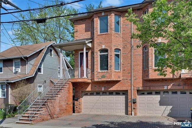 Building Photo - 236 Columbus Ave Unit A Rental