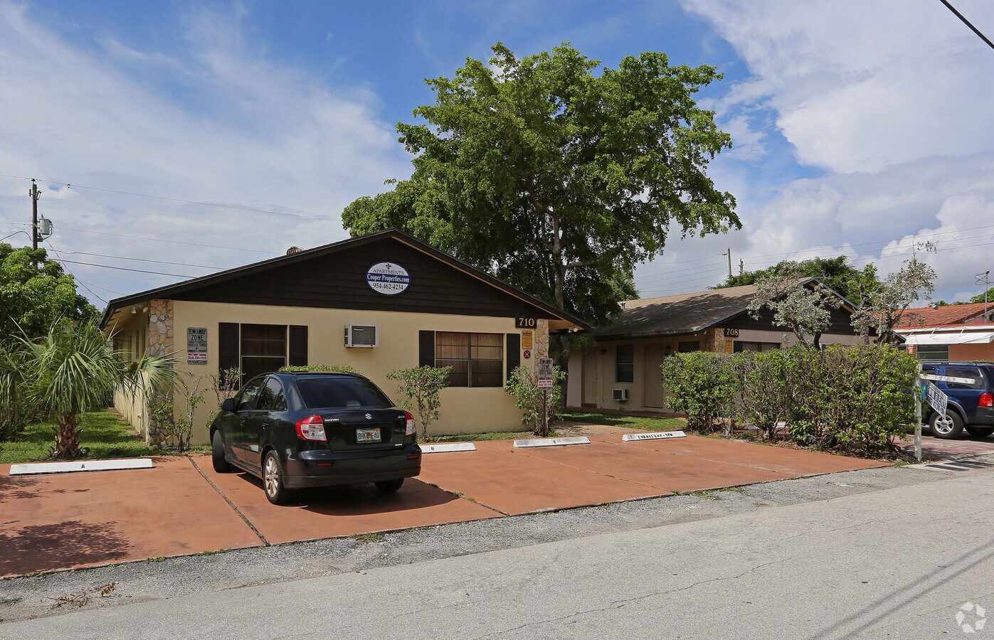 Primary Photo - 708 NE 14th St