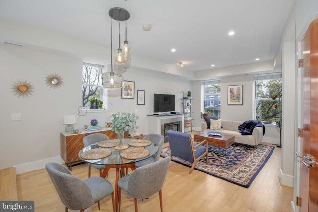 Photo - 2914 11th St NW Apartamento Unidad 202