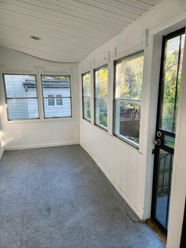 Photo - 2701 Woodsdale Ave Unit #3