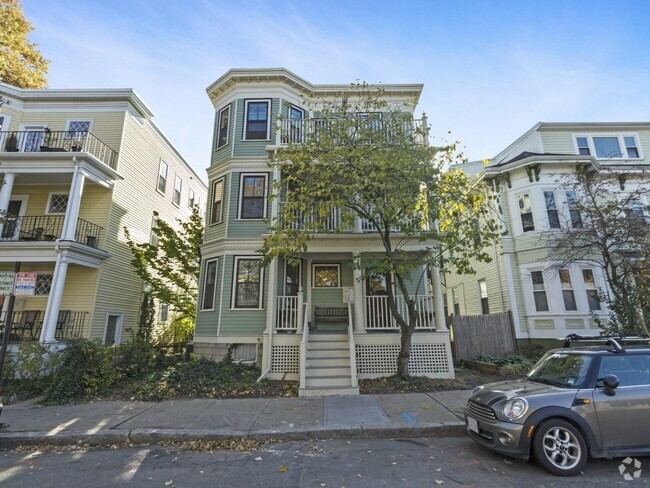 Building Photo - 136 Huron Ave Unit 1 Rental