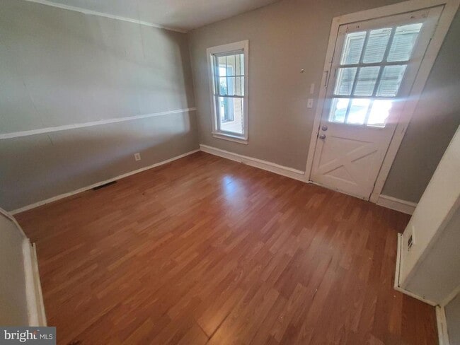 Photo - 1736 Fairview St