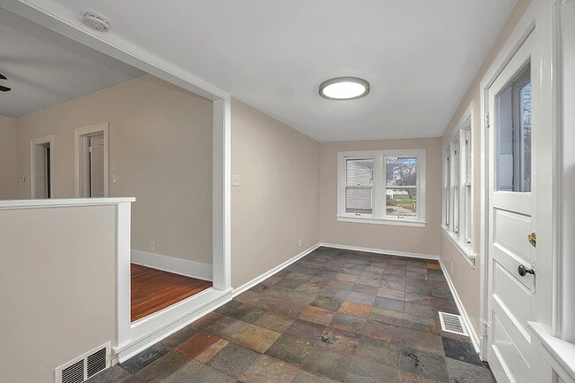 Photo - 4716 Douglas Rd