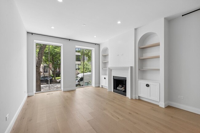 Building Photo - 3739 N Clifton Ave Unit #1