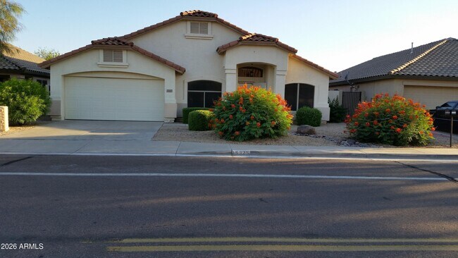 15325 W Honeysuckle Ln