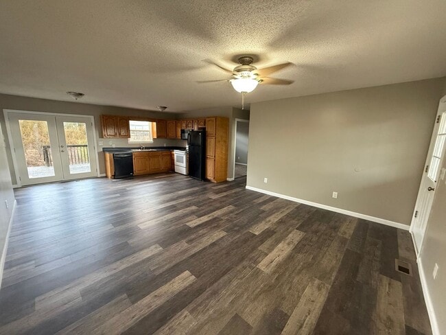 Photo - 114 Greenview Dr