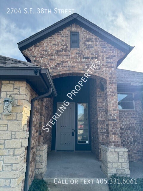 Photo - 2704 SE 38th St