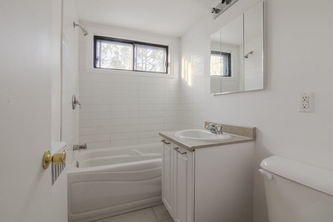 Photo - 3250 Av. Van Horne Unité 14