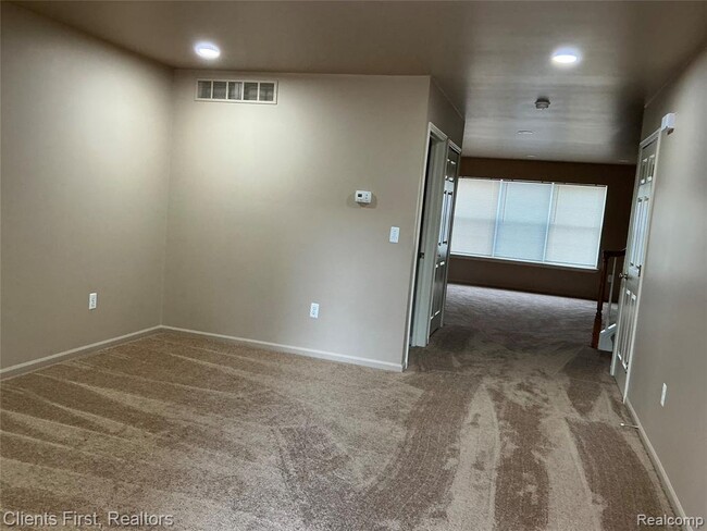 Photo - 48161 Nottinghill Ln