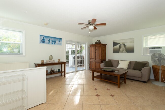 Photo - 245 Cortez Rd Unit B