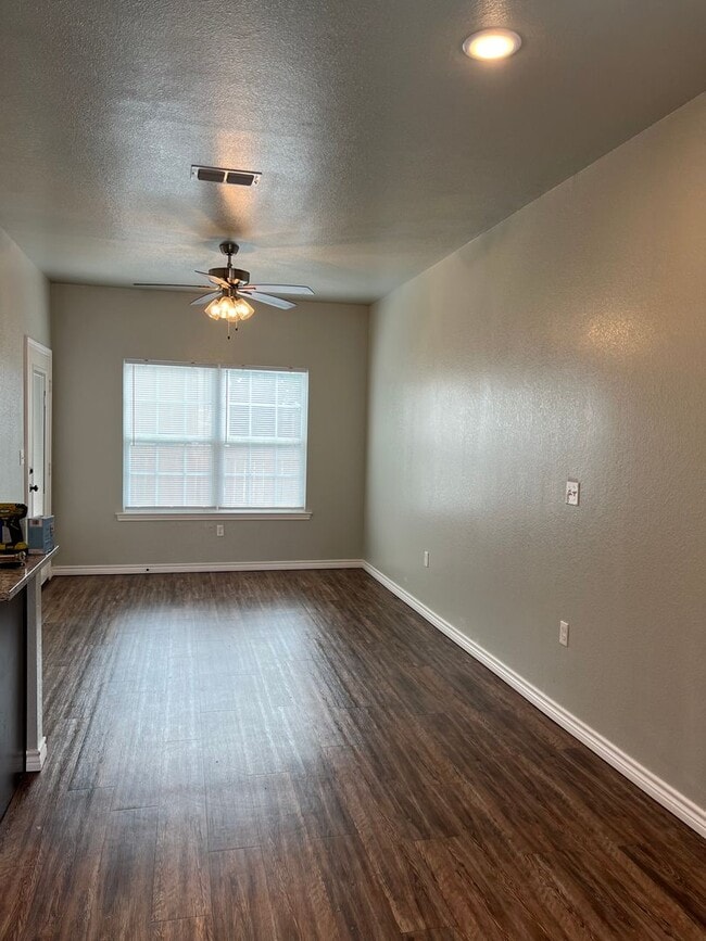 Photo - 113 Village N