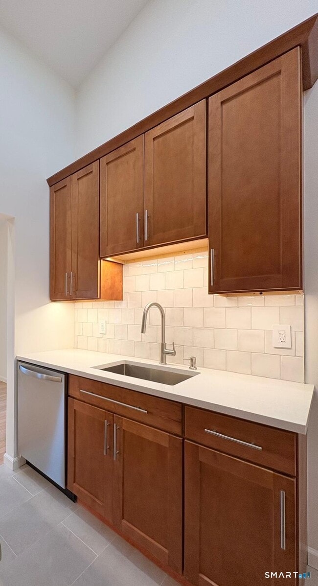 Photo - 9 Cook Close Unit 9