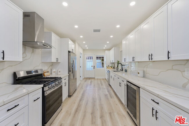 Photo - 2936 S Bentley Ave