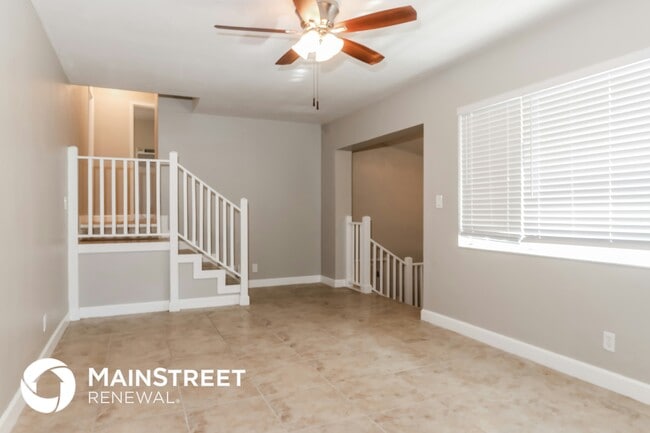 Photo - 445 NE 20th St