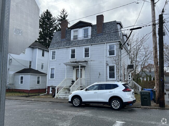 Building Photo - 22 Hawthorne St Unit 3 Rental