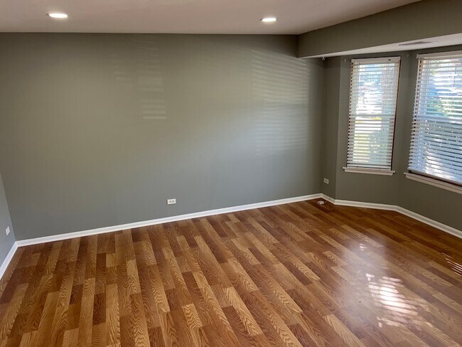 Photo - 63 Sandhurst Rd