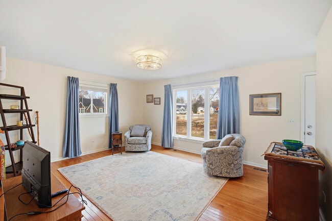 Photo - 7611 South Dr