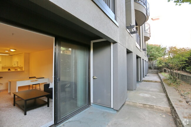 Photo - Yugo Seattle Rivendell