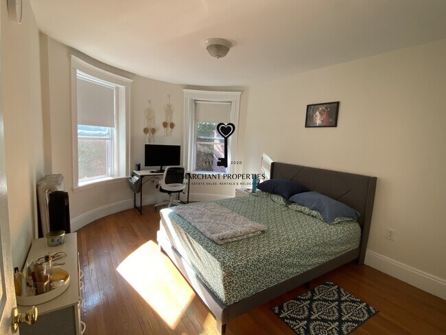 Photo - 17 Green St Unit 2