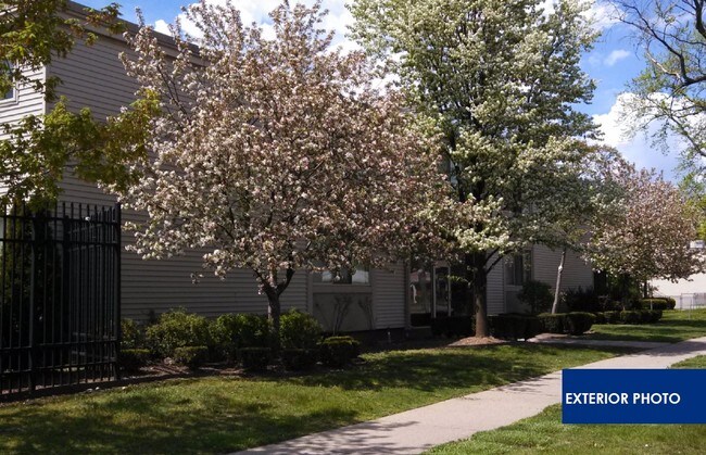 Photo - Redford Manor North