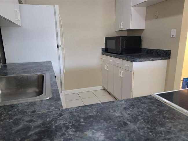 Photo - 4324 NW 9th Ave Unit 7-3B