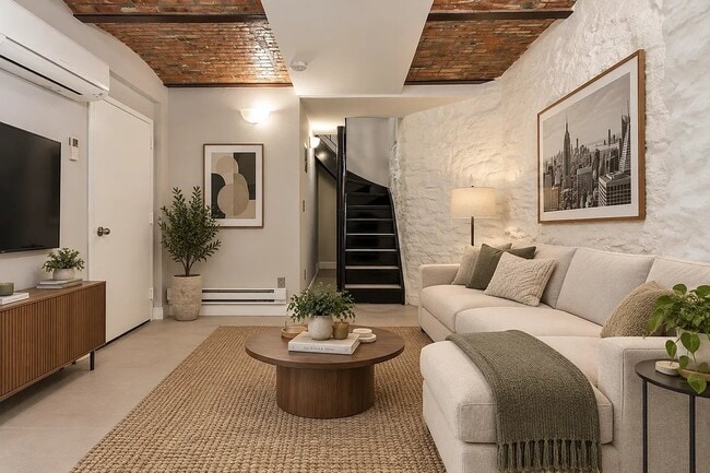 15 W 103rd St Unit 1C