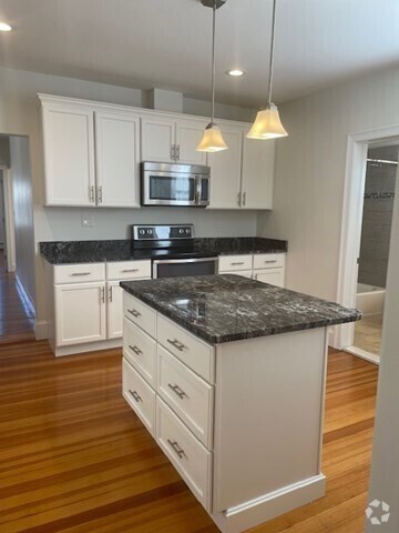 Building Photo - 38 Avon St Unit 2 Rental