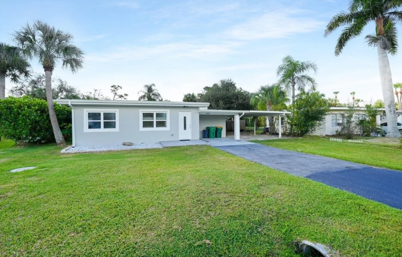 Photo - 23491 Harper Ave